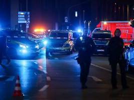 Großeinsatz in der Innenstadt: Verletzte nach Schüssen in Mönchengladbach